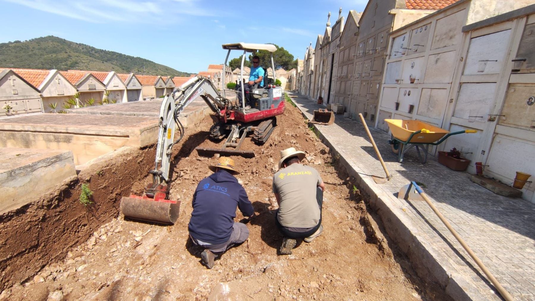 Prohens arranca en Mallorca el quinto plan de fosas de la Guerra Civil con 12 excavaciones