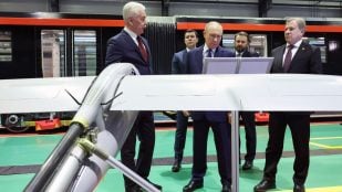 El presidente Vladímir Putin en la inauguración del primer tren autónomo controlado por IA de Rusia. (Foto: Kremlin)
