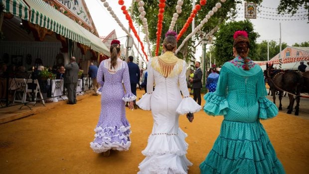 Feria de abril, trajes de flamenca
