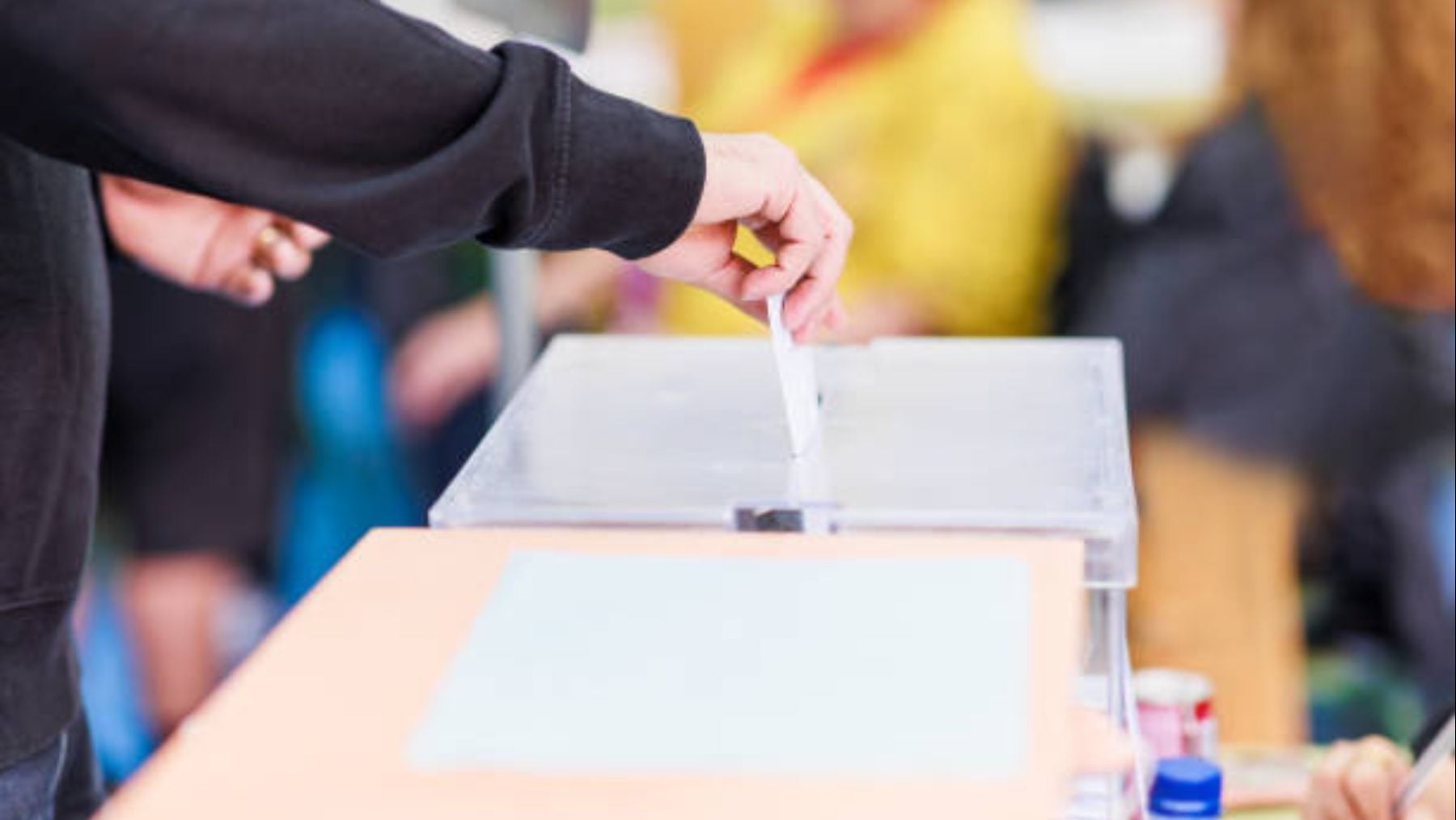¿Cuánto cobran los ciudadanos a los que les haya tocado mesa electoral en Andalucía? El BOE lo confirma