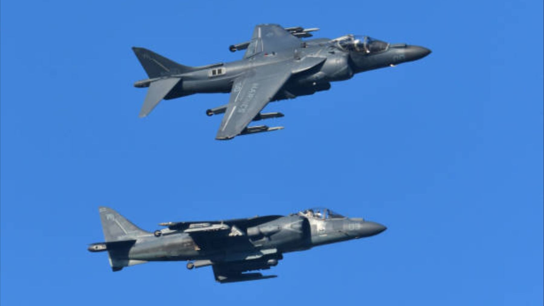 España desafía las reglas y logra lo impensable: por primera vez en la historia un Harrier AV-8B+ reposta en pleno vuelo con un A-330 del Ejército del Aire