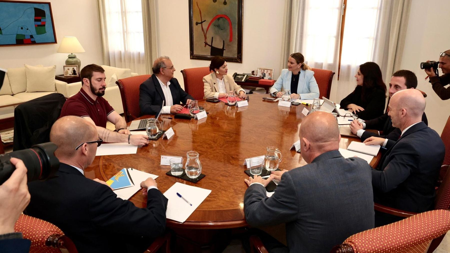 Reunión de Marga Prohens, Sira Rego y los Consells insulares.