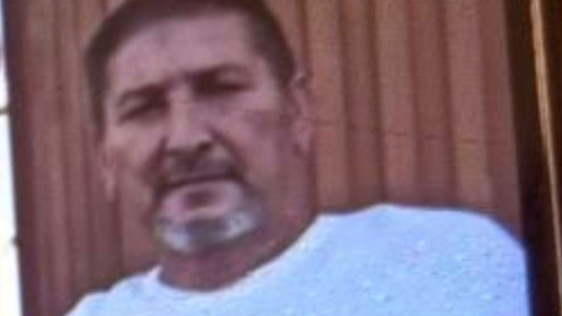 La Guardia Civil pide la colaboración ciudadana para localizar al sospechoso de un asesinato en Adra (Almería)