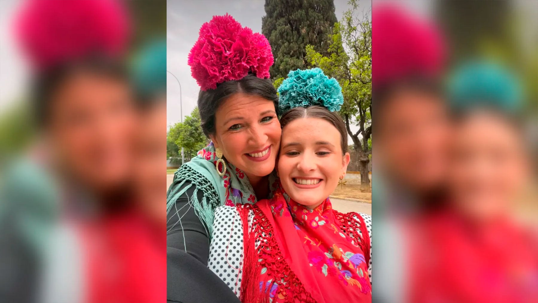 El emotivo regreso a la Feria de Sevilla de Carolina, la joven