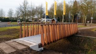 Puente que almacena de forma permanente 66 kg de CO₂ en su interior. // Foto: Paebbl