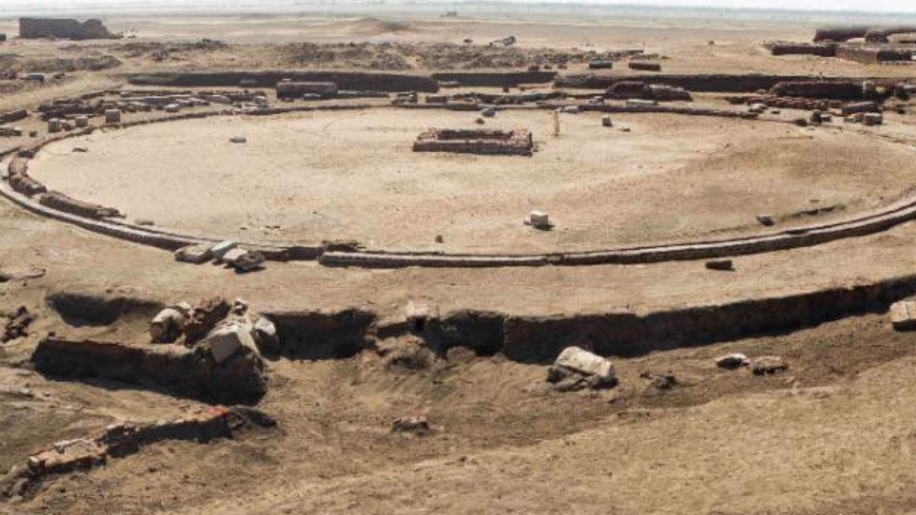 Los arqueólogos encuentran un descomunal templo circular tras 6 años de excavaciones en el Antiguo Egipto