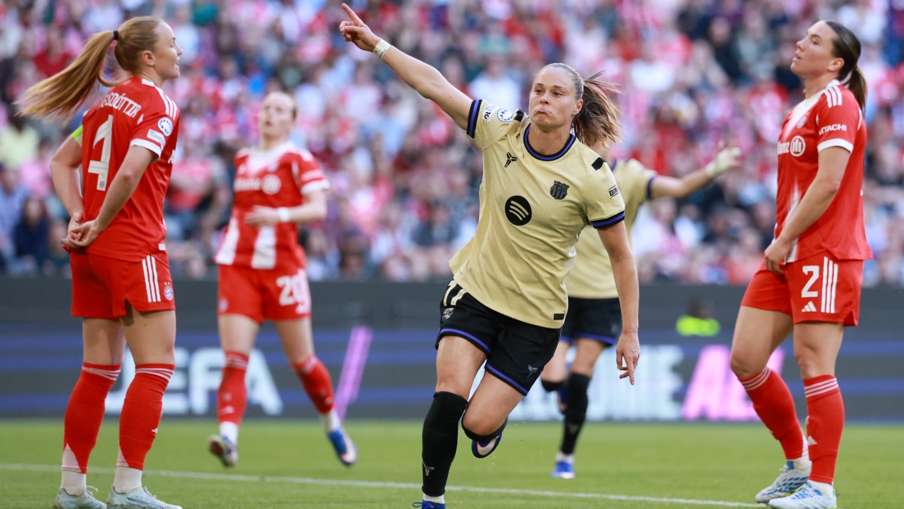 El Barça Femenino deja escapar vivo al Bayern y se jugará el pase a la final en el Camp Nou