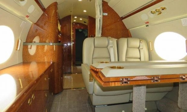 Interior del avi&oacute;n privado de Isabel Pantoja