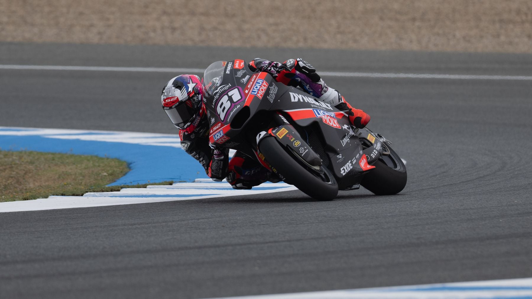 Agius le gana la batalla a Manu González en Jerez y aprieta el Mundial de Moto2