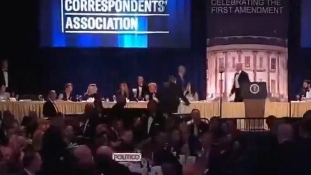 Trump evacuado de una cena con periodistas tras escucharse varios disparos en un posible atentado