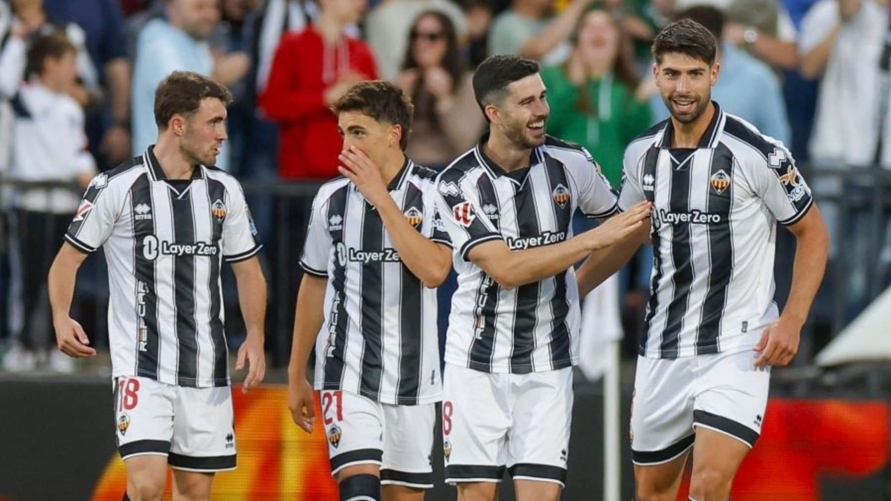 Así queda la clasificación de Segunda División tras la jornada 37: ¡el ascenso directo está que arde!