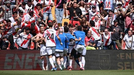 El Rayo celebrando el empate ante la Real Sociedad. (GETTY)