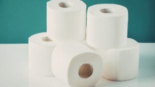 Papel higiénico en el baño