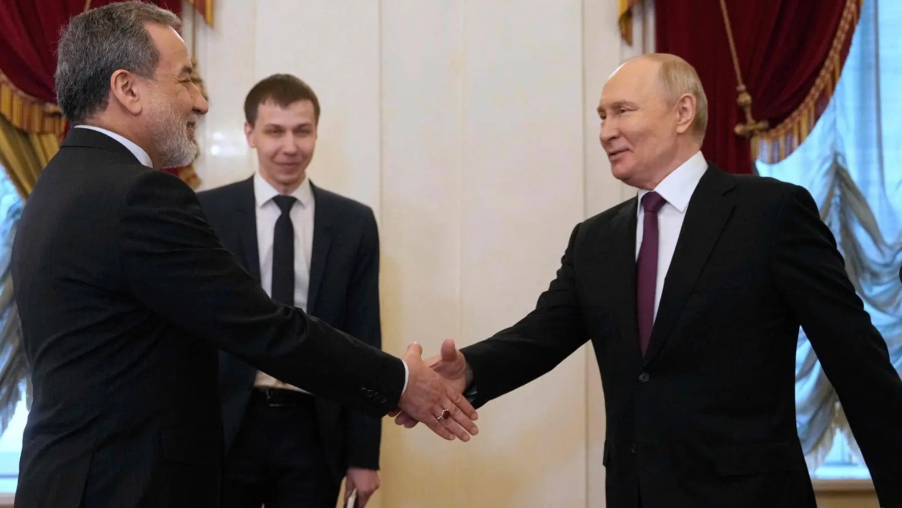 EEUU rechaza la propuesta iraní de abrir Ormuz y deja la negociación en el aire