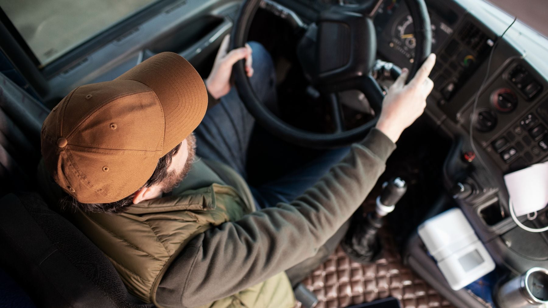 Nico, camionero de Amazon con 58 años y 6 millones de km recorridos: No me voy a jubilar, antes hacía rutas internacionales