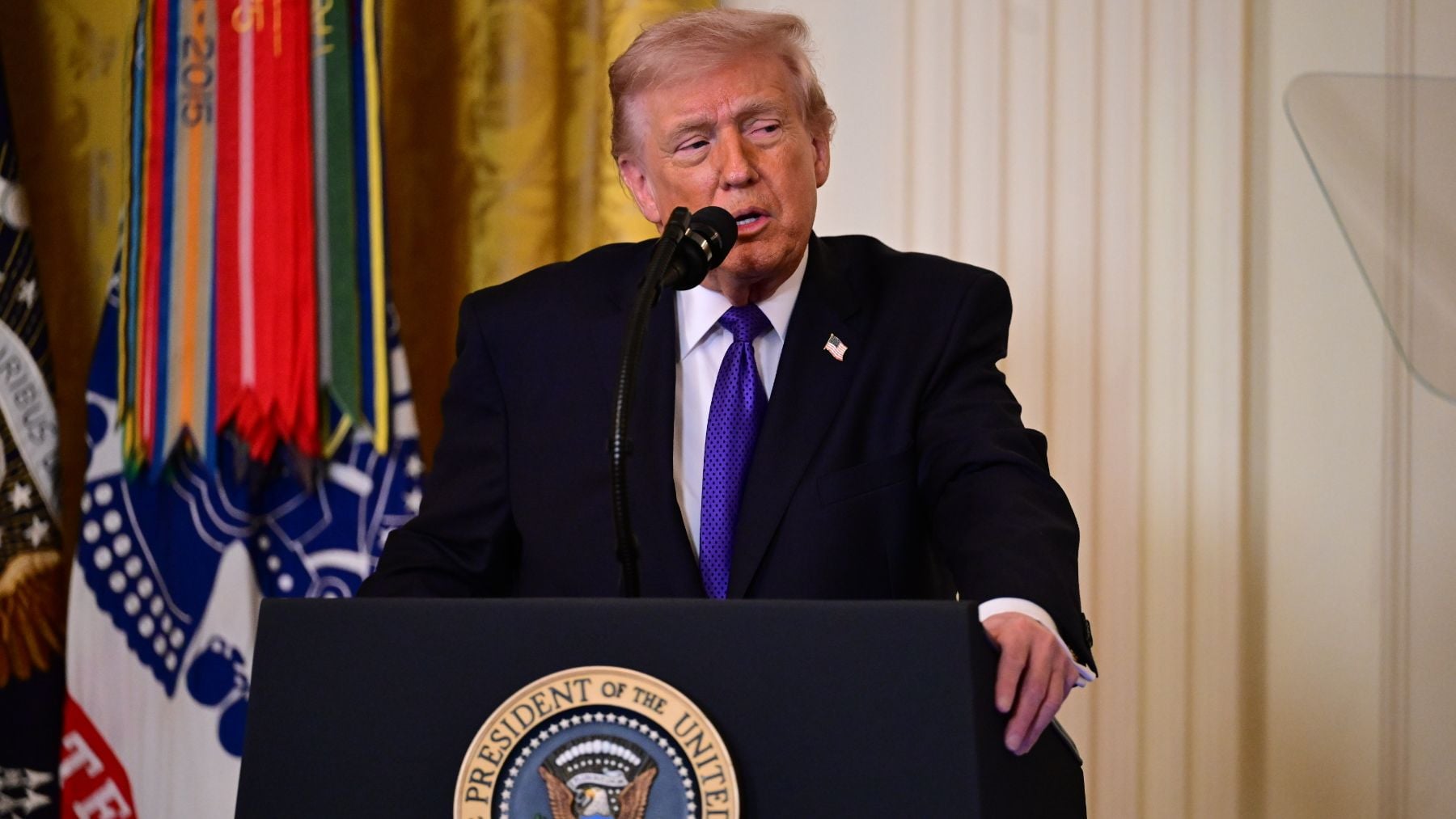 Trump defiende la actuación del Servicio Secreto: Tardaron en evacuarme por mi culpa, quería ver qué pasaba