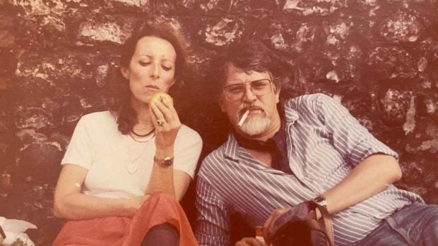 Fiorella de Angelis y &Aacute;ngel S&aacute;nchez-Gij&oacute;n, sus padres, en una foto compartida en redes sociales (Instagram).