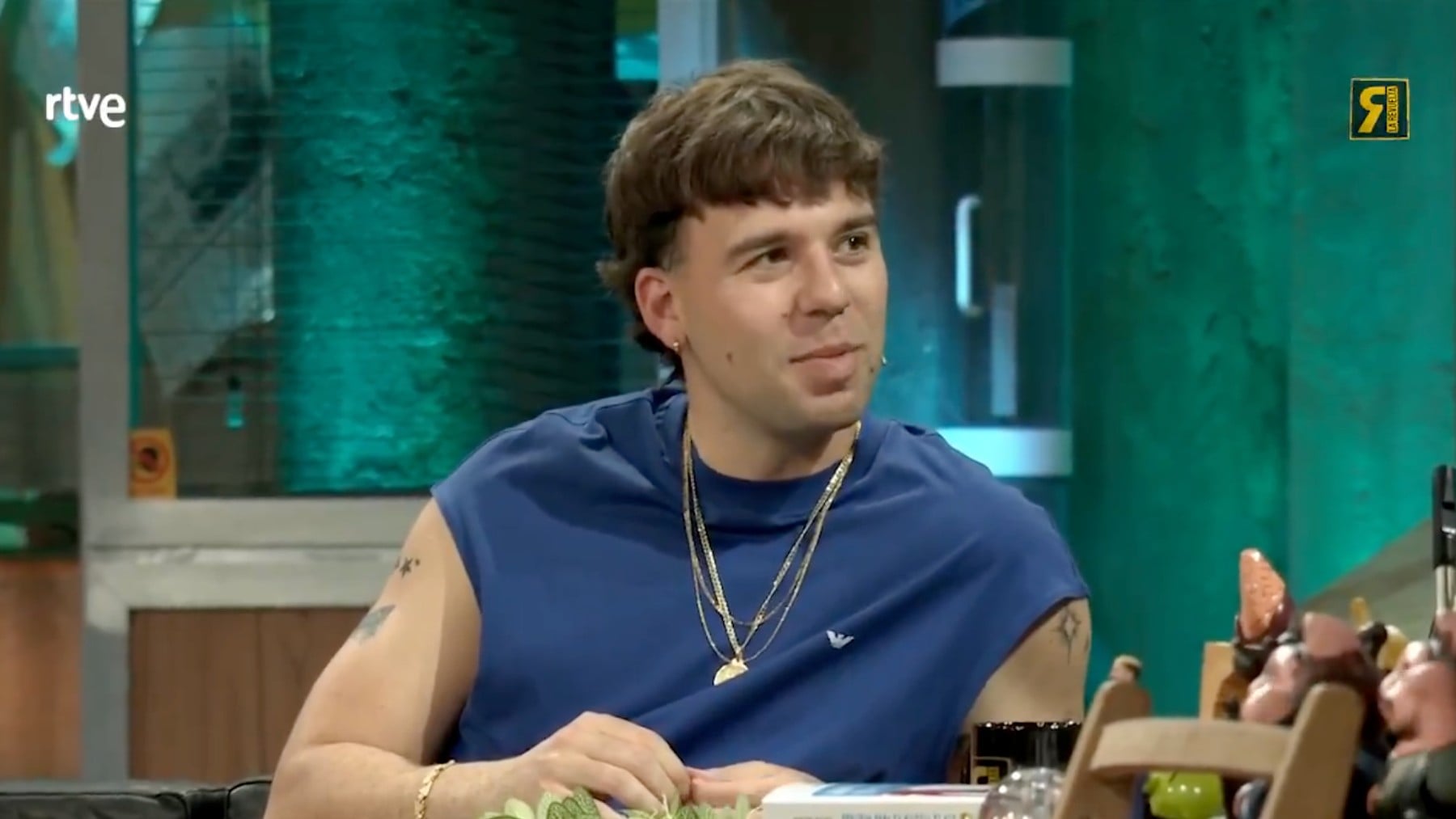 El cantante Quevedo deja perplejo a Broncano al confesar el dinero que tiene: ¡Vaya dato