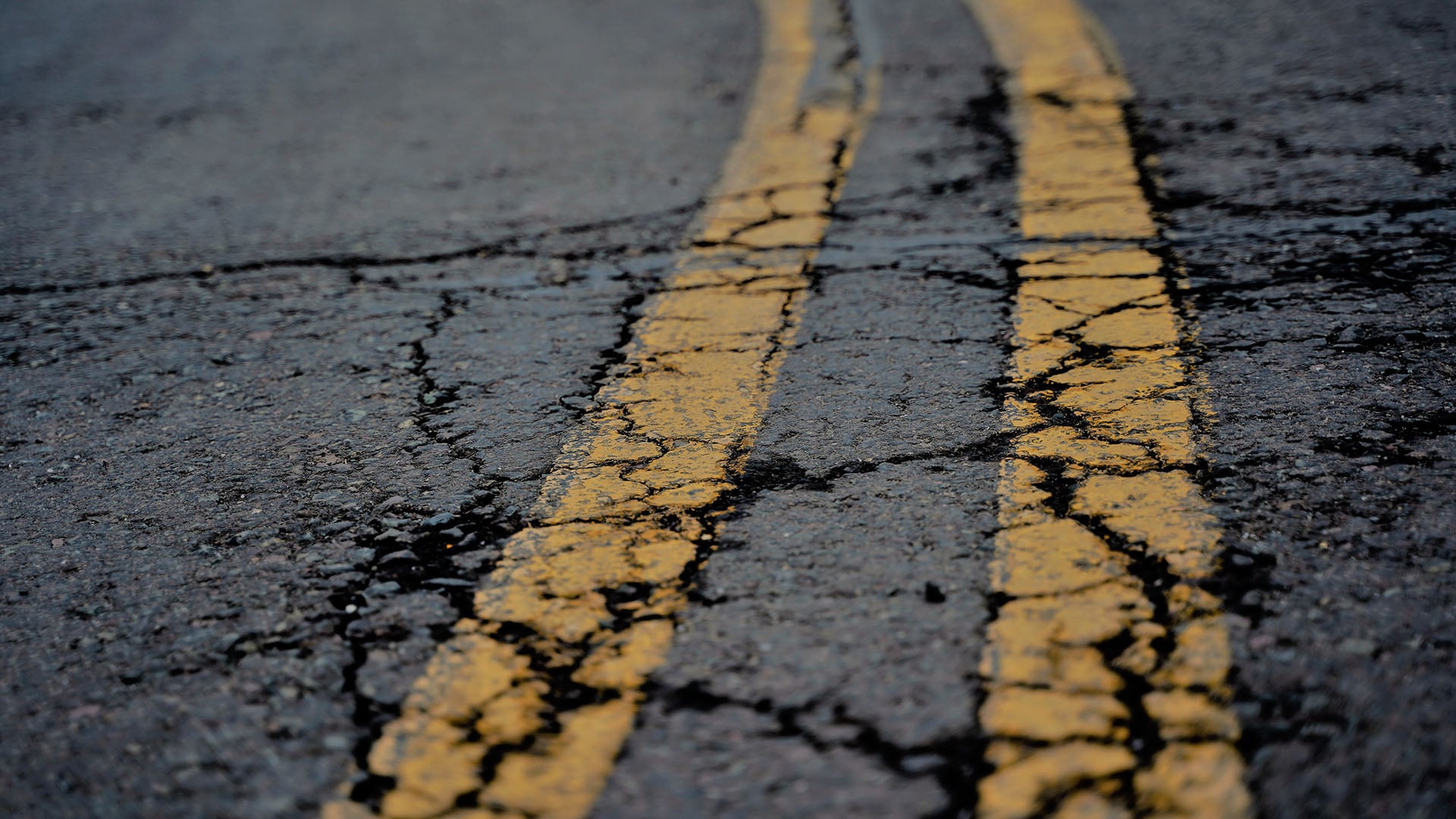 Una carretera en España en mal estado