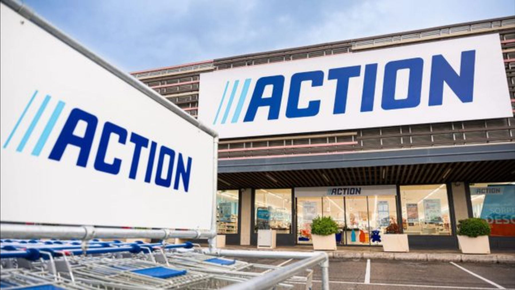 El mejor regalo para el Día de la Madre está en Action: el neceser con espejo LED que va a conquistarla