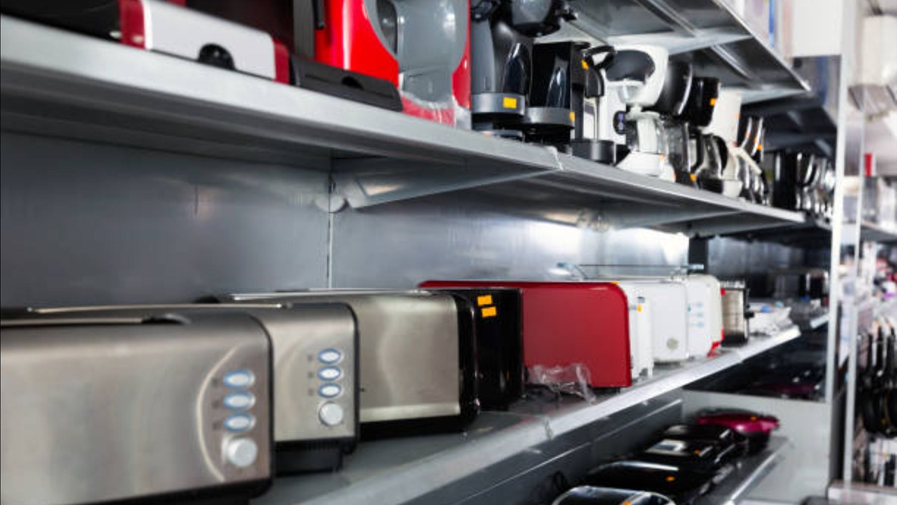 Hoy, miércoles 29 de abril, se esperan colas kilométricas en el megaoutlet de Madrid por electrodomésticos por 10 euros