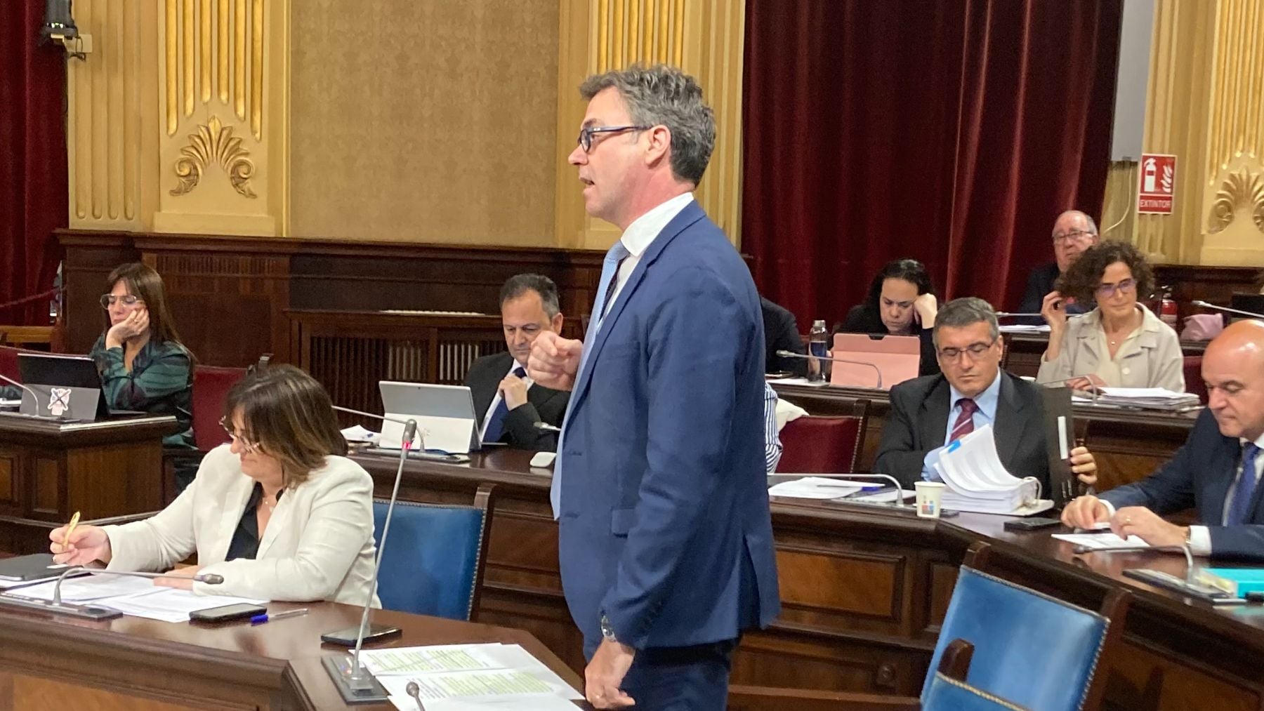 Nueva colisión PP-Vox en el Parlament: Vox tiene que elegir si continúa facilitando el cambio o si lo bloquea