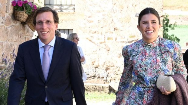 Teresa Urquijo y Jos&eacute; Luis Mart&iacute;nez-Almeida. (Foto: Europa Press)