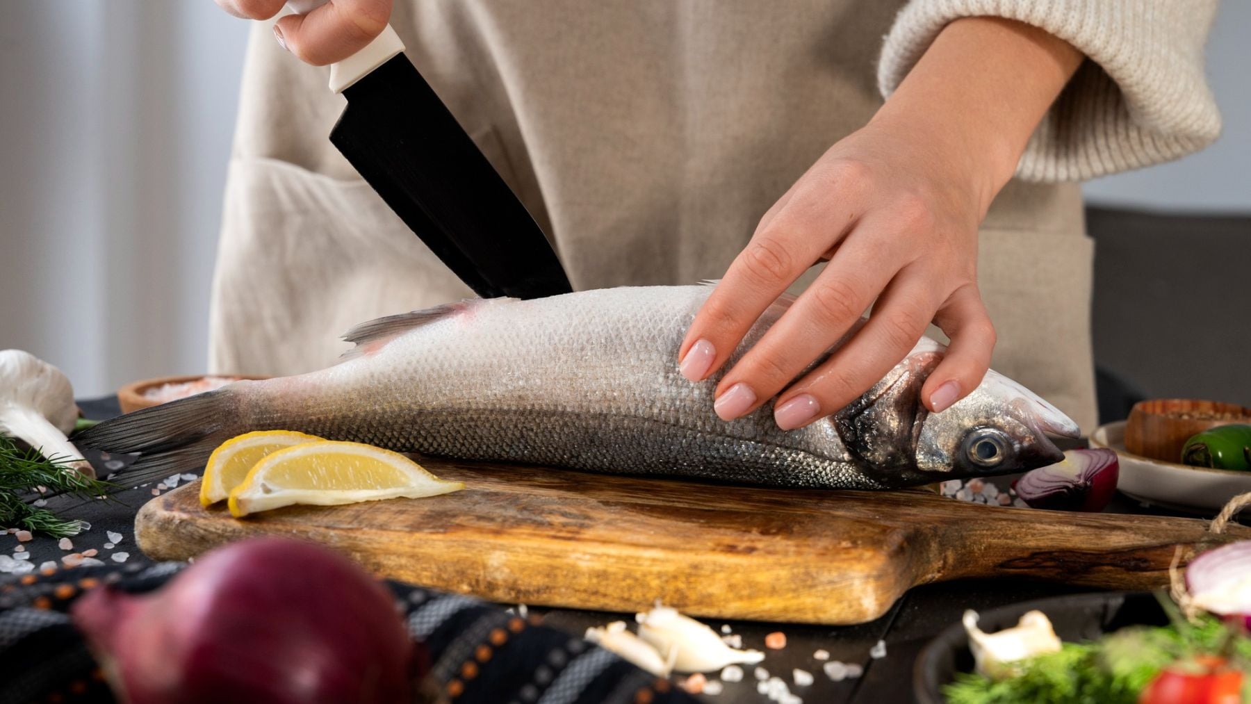 Ángel León, el chef del mar, dicta sentencia: No cometas estos 3 errores si quieres que un pescado quede jugoso