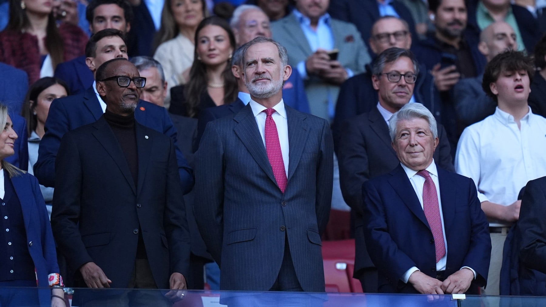 El Rey Felipe aparece por sorpresa en el Metropolitano para animar al Atlético de Madrid ante el Arsenal