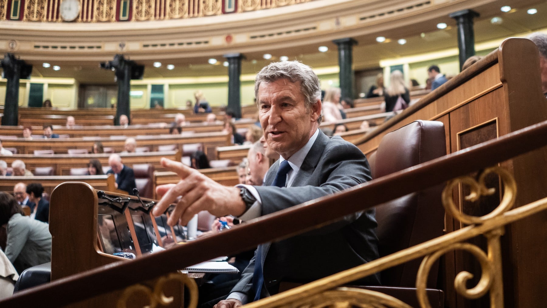 Feijóo acusa a Sánchez de despreciar a los médicos en huelga y señala la incapacidad de Mónica García