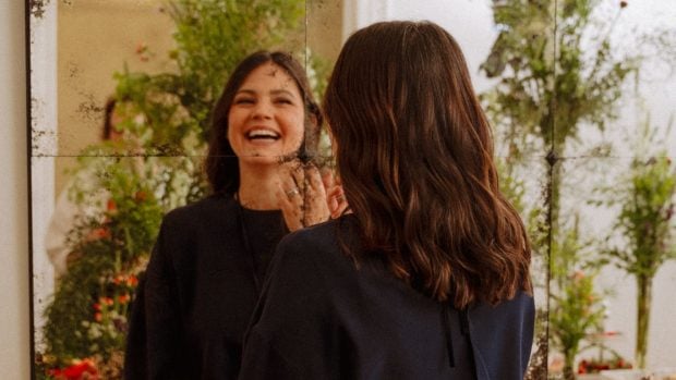 Isabelle Junot en una entrevista con COOL. (Foto: Cortes&iacute;a)