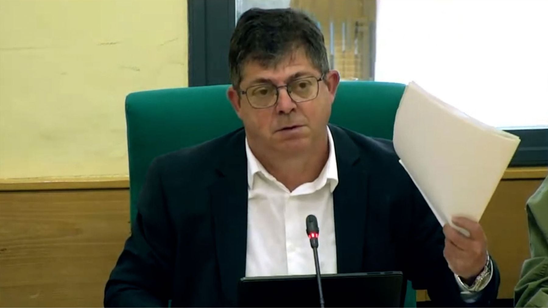 El líder del PSOE de Rivas llama a pegar fuerte a los que critican la regularización tras el audio revelado por OKDIARIO