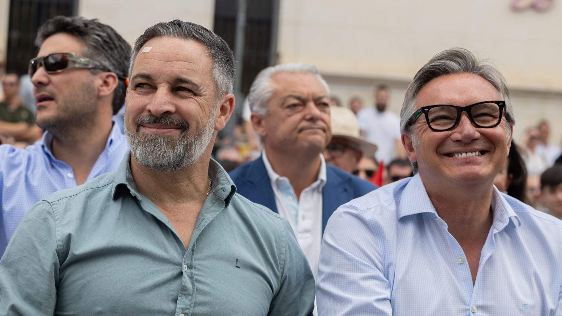 Abascal cambia de táctica frente a Moreno y da más peso a Gavira: En Andalucía quieren un candidato propio