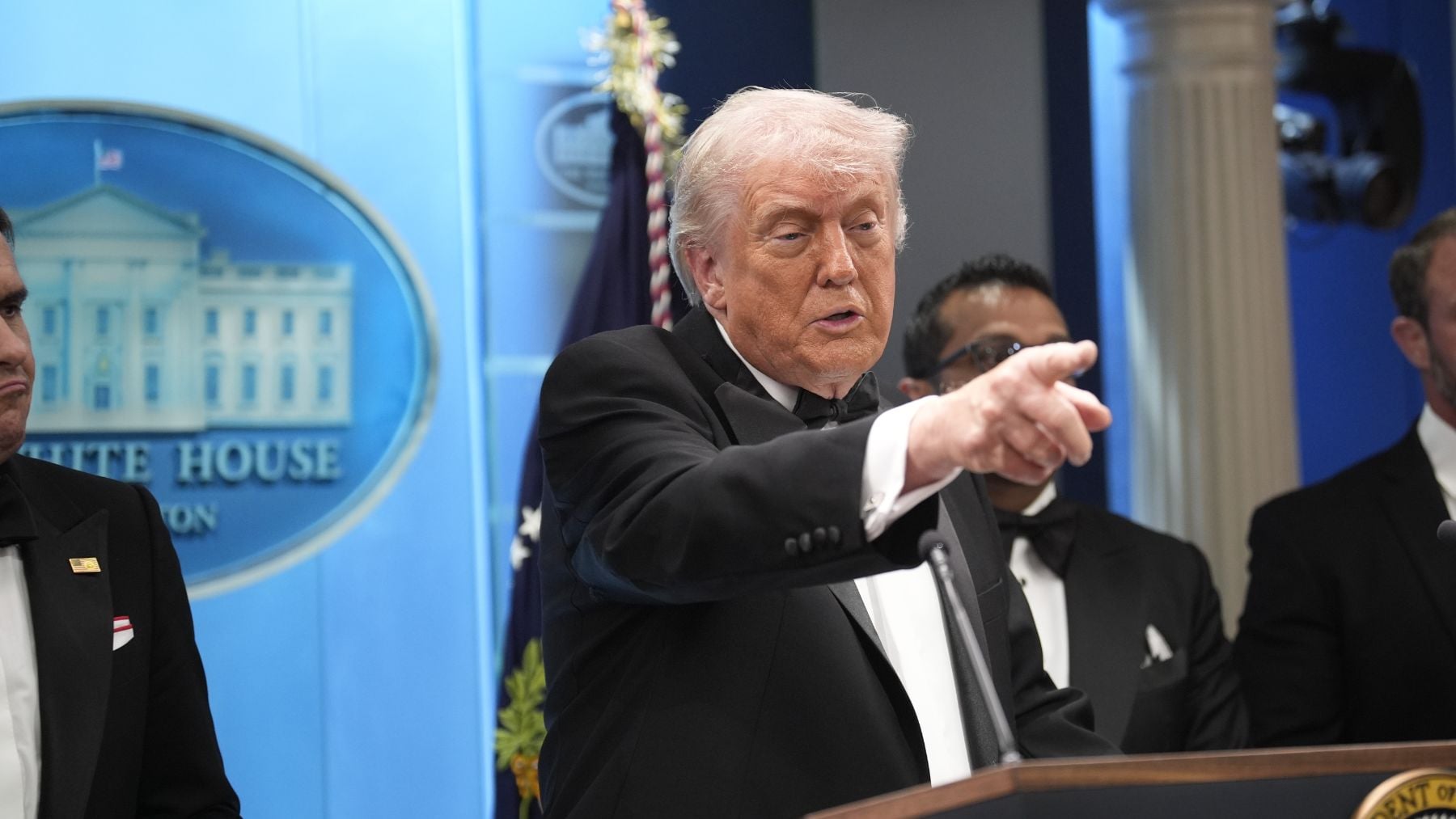 Trump amenaza a Italia con retirar las tropas de EEUU tras dar por roto su idilio político con Meloni