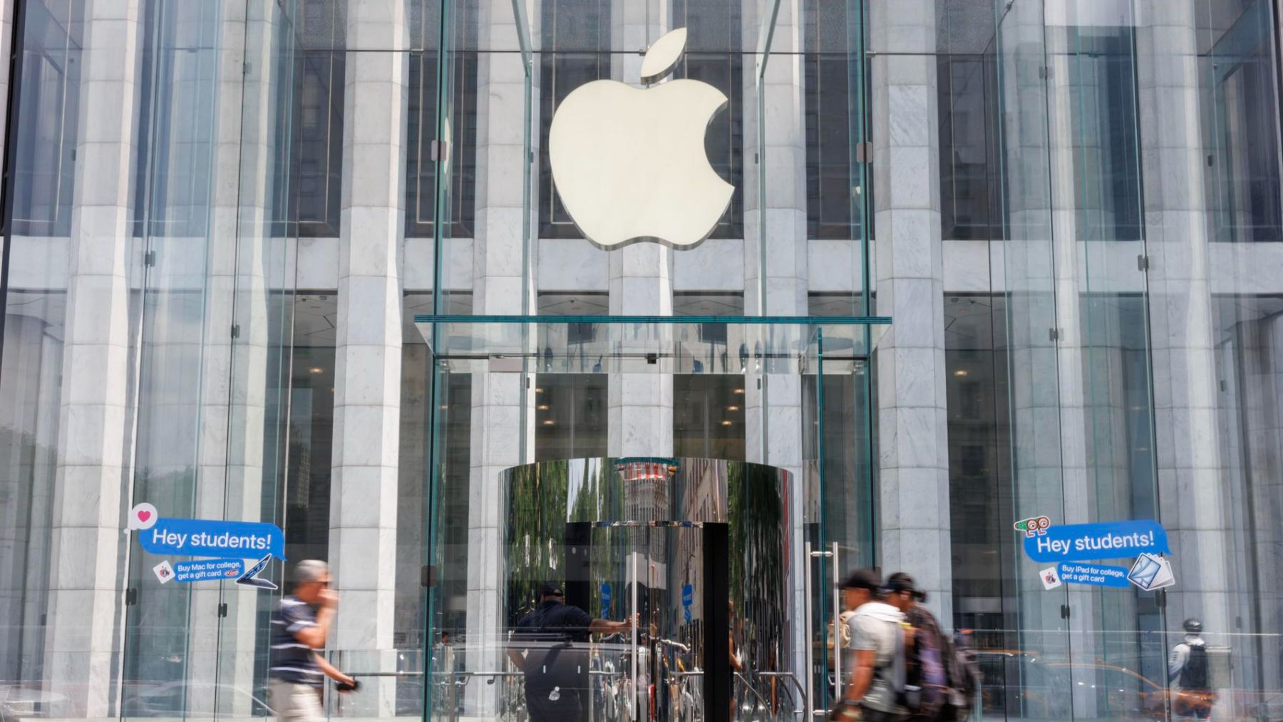 Apple gana 71.675 millones de dólares, un 17% más en su primer semestre