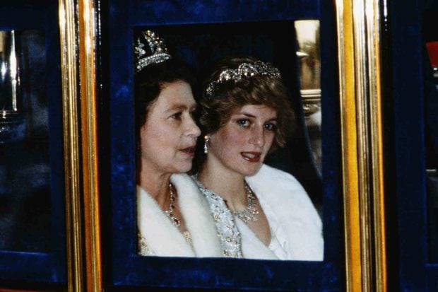 Lady Di e Isabel II en la carroza real
