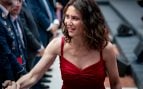 Isabel Díaz Ayuso con un vestido rojo