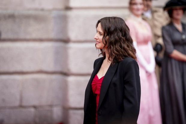isabel D&iacute;az Ayuso con abrigo