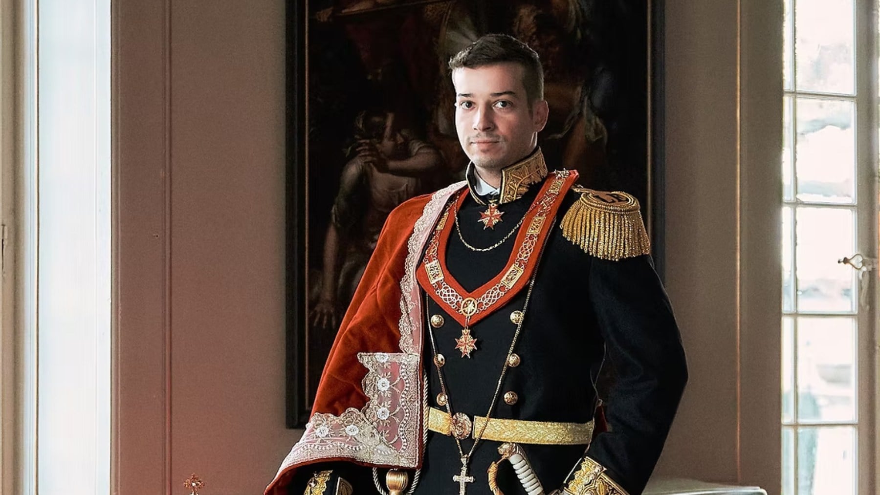 El “rey” de Suiza: así es Jonas, el joven que se autoproclamó monarca y tiene su propia micronación gracias a un vacío legal
