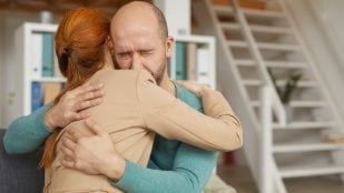 Adultos que se disculpan por todo
