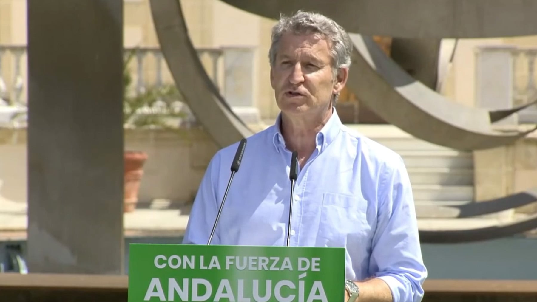 Feijóo asegura que Montero da por perdida Andalucía, por eso no ha renunciado al acta de diputada