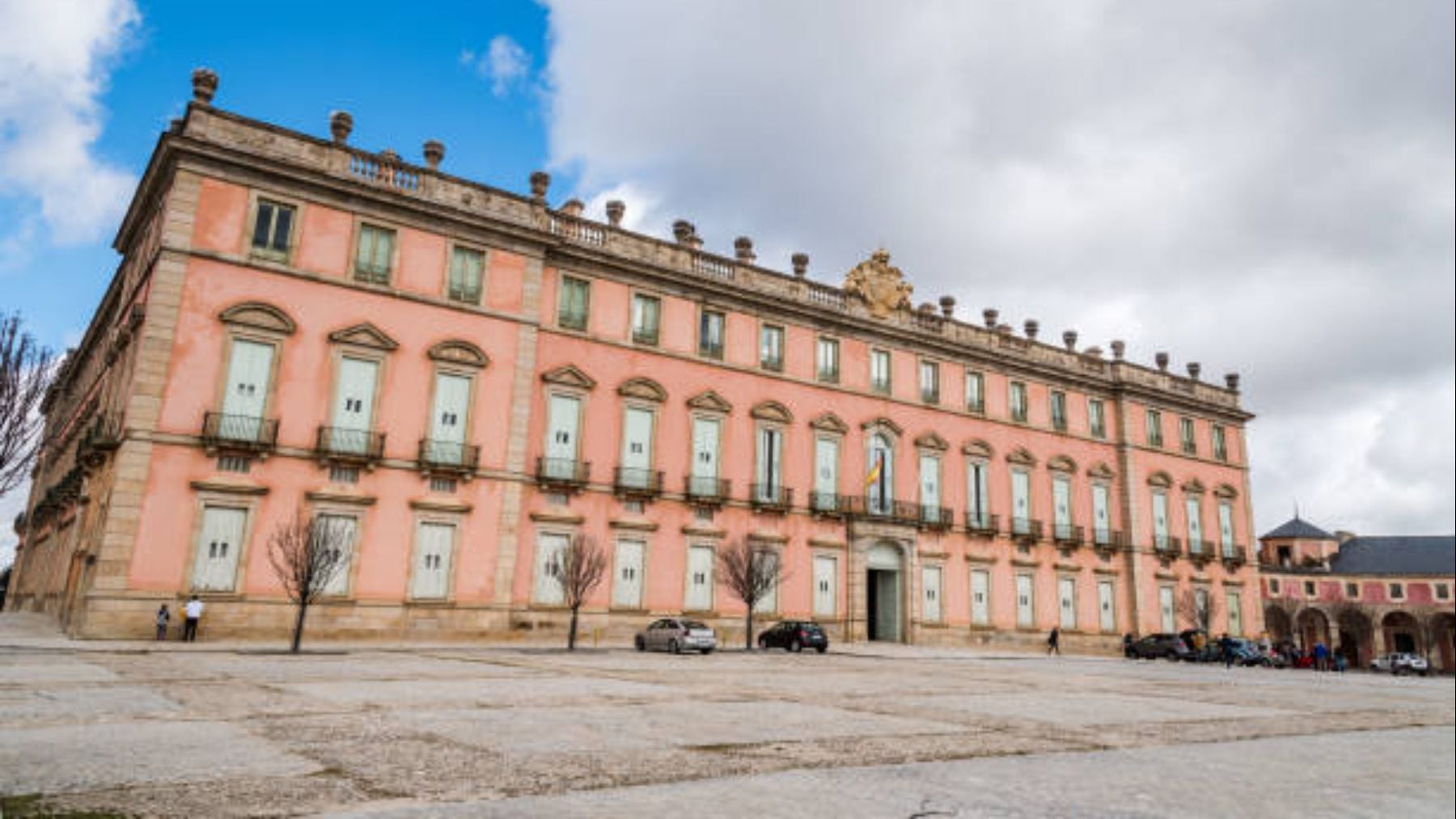 Casi nadie lo conoce pero este palacio escondido en la montaña de Madrid pasa desapercibido y fue refugio de reyes