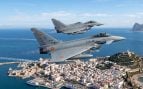 Aviones españoles sobrevolando Ceuta. Imagen generada con IA.