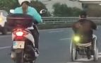 Cazado circulando con su silla de ruedas por la autopista del aeropuerto de Palma: «¡Es de chiste!»