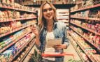 La psicología dice que las personas que escriben la lista de la compra en papel en lugar de usar el móvil no están anticuadas, sino que su procesamiento mental es distinto.