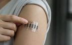 Dispositivo que genera electricidad, dispositivo flexible que produce energía, crean un dispositivo que se alimenta de calor corporal, electricidad con el calor del cuerpo.