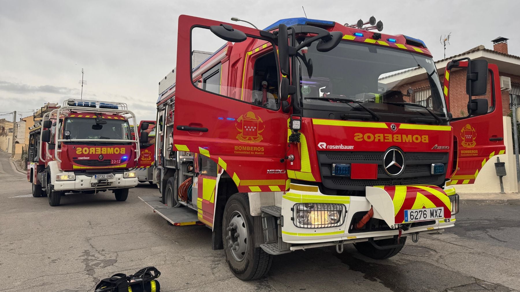 Un incendio provoca el derrumbe de varias viviendas en Morata de Tajuña (Madrid)
