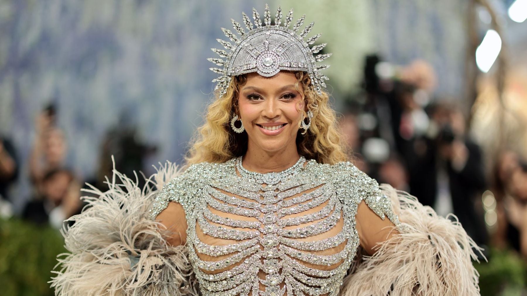 Lo que Beyoncé debió pedir a su diseñador en la Met Gala: “Deshuesa el pollo y guárdame los huesos para el caldo”