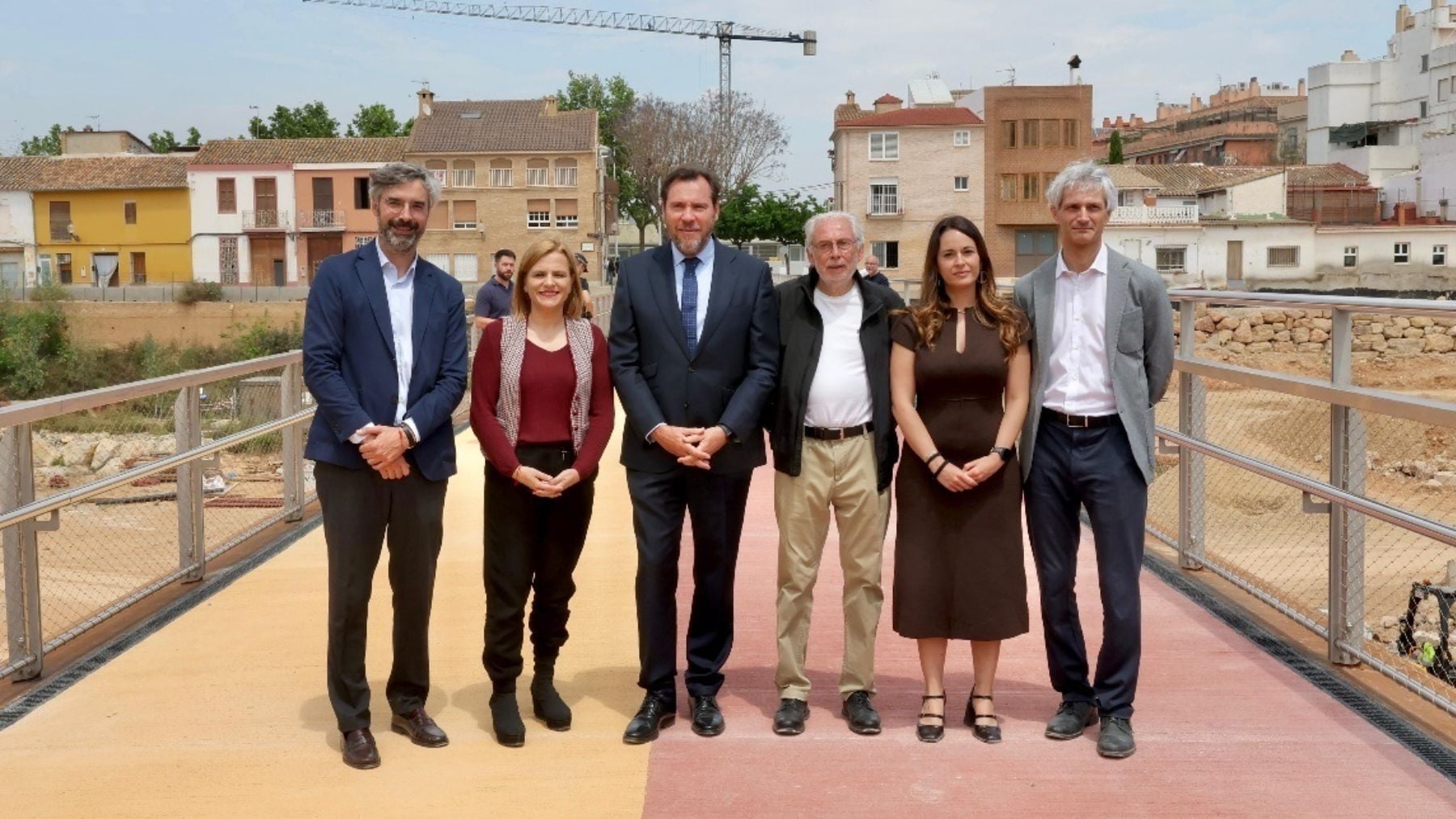 Óscar Puente, este lunes, con Pilar Bernabé y Zulima Pérez, en Picaña. (EUROPA PRESS).