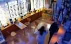 Dos argelinos detenidos días atrás por 10 hurtos roban una óptica en Alicante y hieren a la dependienta